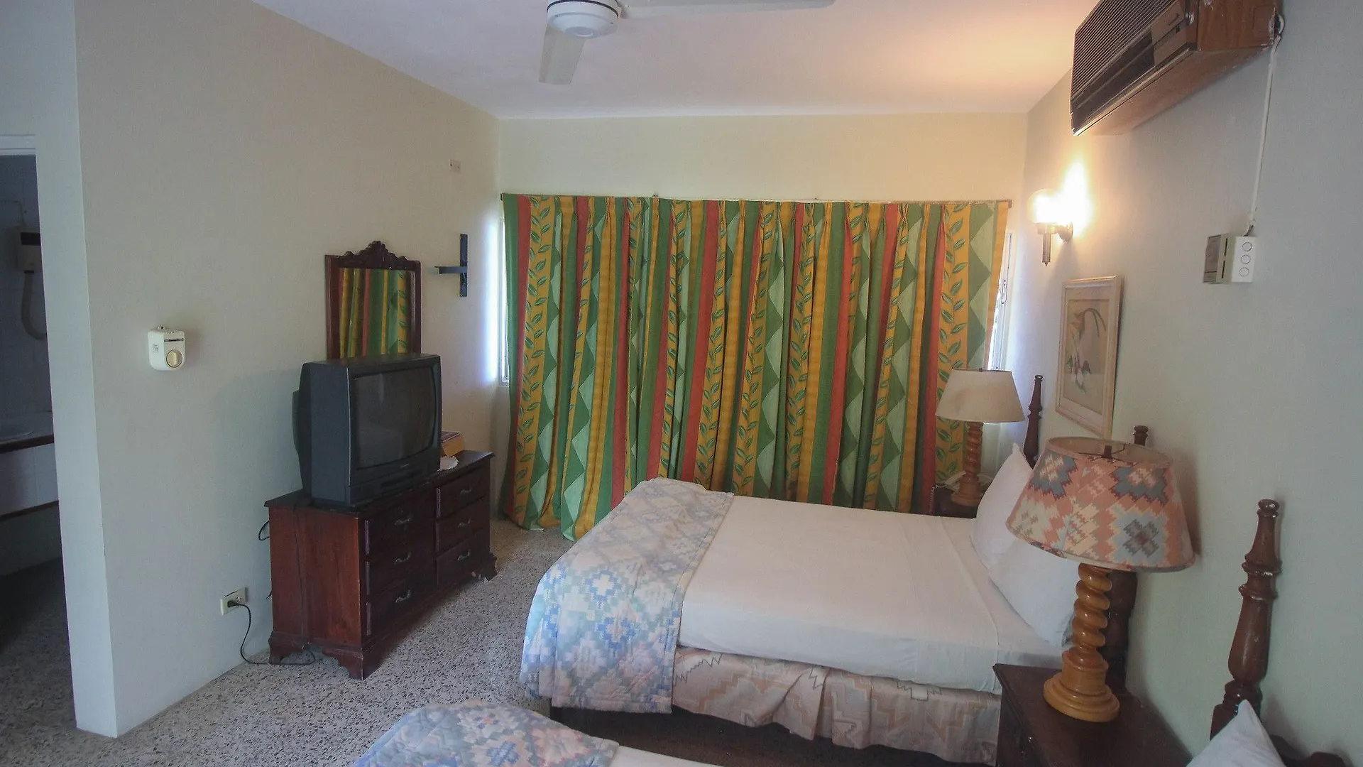 Sahara Hostel Montego Bay 0*,