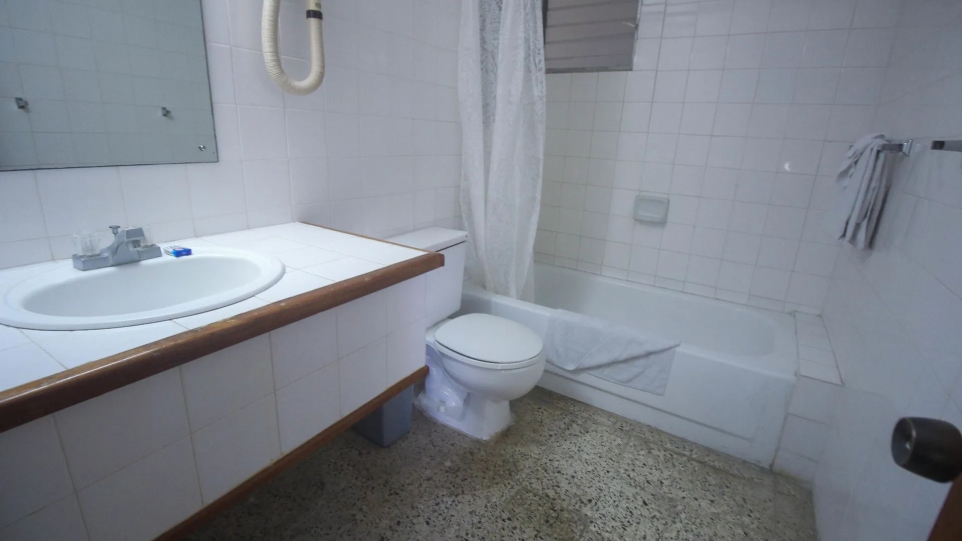 Sahara Hostel Montego Bay